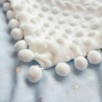 Păturică copii din bumbac 100% și Minky 3D, 100 x 150 cm  – Bleu, Ursuleți, lună și baloane - imagine 3