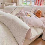 Lenjerie pat dublu  - bumbac 100 % , 4 piese, Cearceaf cu elastic , Roz Pudrat cu Imprimeu Delicat si Dantela - imagine 2