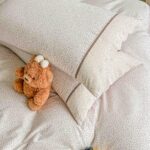 Lenjerie pat dublu  - bumbac 100 % , 4 piese, Cearceaf cu elastic , Roz Pudrat cu Imprimeu Delicat si Dantela - imagine 5