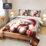 Cuvertură Crăciun 5D, 220x240 cm, Set 3 Piese -Ursuleț și Căciulă de Moș Crăciun
