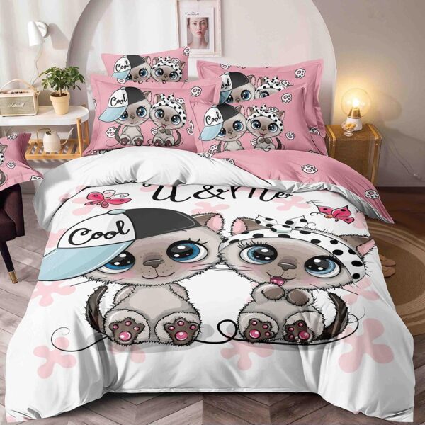 Lenjerie de Pat 1 Persoană- pat 140*200 cm, Cearceaf cu elastic, Imprimeu 5D, Alb si Roz cu Pisicute