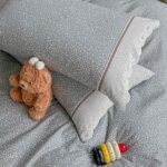 Lenjerie pat dublu  - bumbac 100 % , 4 piese, Cearceaf cu elastic , Gri cu Imprimeu Floral Marunt si Dantela - imagine 5