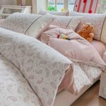 Lenjerie pat dublu  - bumbac 100 % , 4 piese, Cearceaf cu elastic , Roz Pudrat cu Model Paisley si Dantela - imagine 3