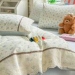 Lenjerie pat dublu  - bumbac 100 % , 4 piese, Cearceaf cu elastic , Model Flori ALbastre si Dantela - imagine 4