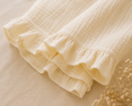 Păturică Crem Premium din Muselină 4 Straturi cu Volănaș – 100×100 cm - imagine 3