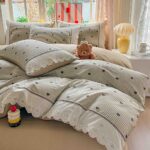 Lenjerie pat dublu  - bumbac 100 % , 4 piese, Cearceaf cu elastic , Bej cu Inimioare si Dantela - imagine 2