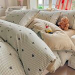 Lenjerie pat dublu  - bumbac 100 % , 4 piese, Cearceaf cu elastic , Bej cu Inimioare si Dantela - imagine 3