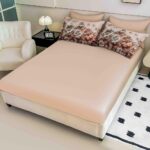 Lenjerie de Pat 1 Persoană- pat 140*200 cm, Cearceaf cu elastic, Imprimeu 5D,  Bej cu Flori de Camp - imagine 2