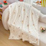 Păturică copii din bumbac 100% și Minky 3D, 100 x 150 cm  – Crem, model cu Ursuleti - imagine 2
