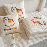 Pilotă pentru copii și bebeluși 2 în 1, 100% Bumbac, Transformabilă în Pernă – 100 x 145 cm,  model cu Unicorn, Crem Multicolor - imagine 3
