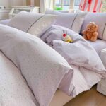 Lenjerie pat dublu  - bumbac 100 % , 4 piese, Cearceaf cu elastic , Lila cu Flori Delicate si Dantela - imagine 2
