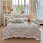 Lenjerie pat dublu  - bumbac 100 % , 4 piese, Cearceaf cu elastic , Crem cu Carouri si Dantela