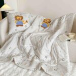 Pilotă pentru copii 2 în 1, 100% Bumbac, Transformabilă în Pernă – 150 x 200 cm, Bej-Gri Deschis, Model Leuț - imagine 2