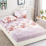 Set husa pentru pat dublu confectionata din bumbac finet cu imprimeu Mos Craciun + 2 fete de perna HF238XMAS-20002