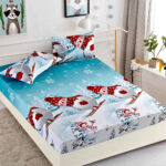 Set husa pentru pat dublu confectionata din bumbac finet cu imprimeu Mos Craciun + 2 fete de perna HF238XMAS-20028