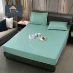 Husă pat impermeabilă cu elastic 160×200 + 2 fețe pernă JOHI16001