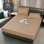 Husă pat impermeabilă cu elastic 160×200 + 2 fețe pernă JOHI16010