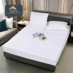 Husă pat impermeabilă cu elastic 180×200 + 2 fețe pernă JOHI18004
